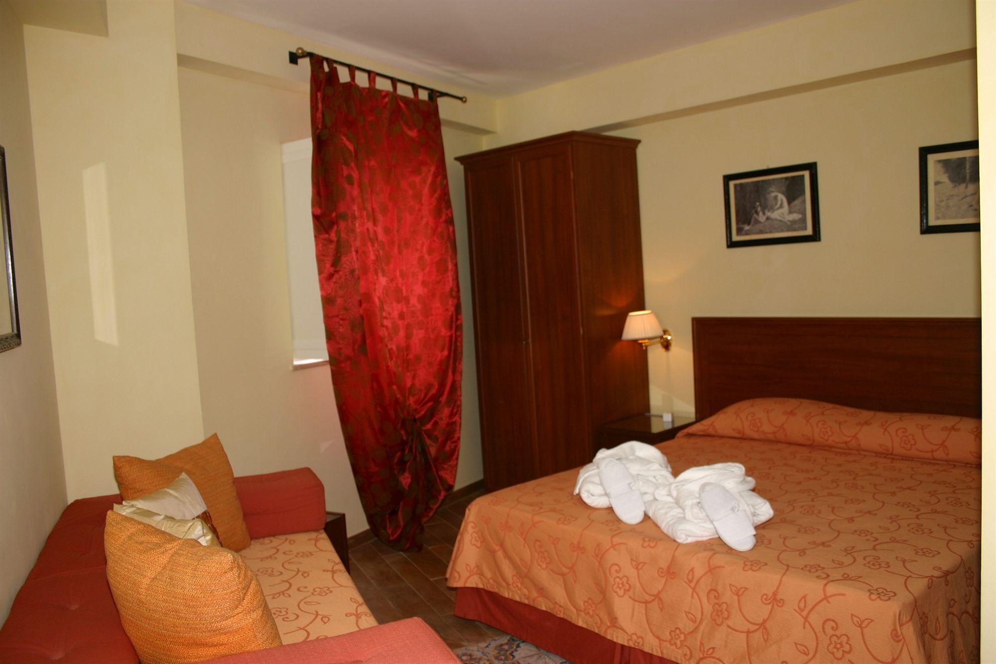 Bed and Breakfast S.Andrea degli Armeni Dimora di Charme Taranto Esterno foto