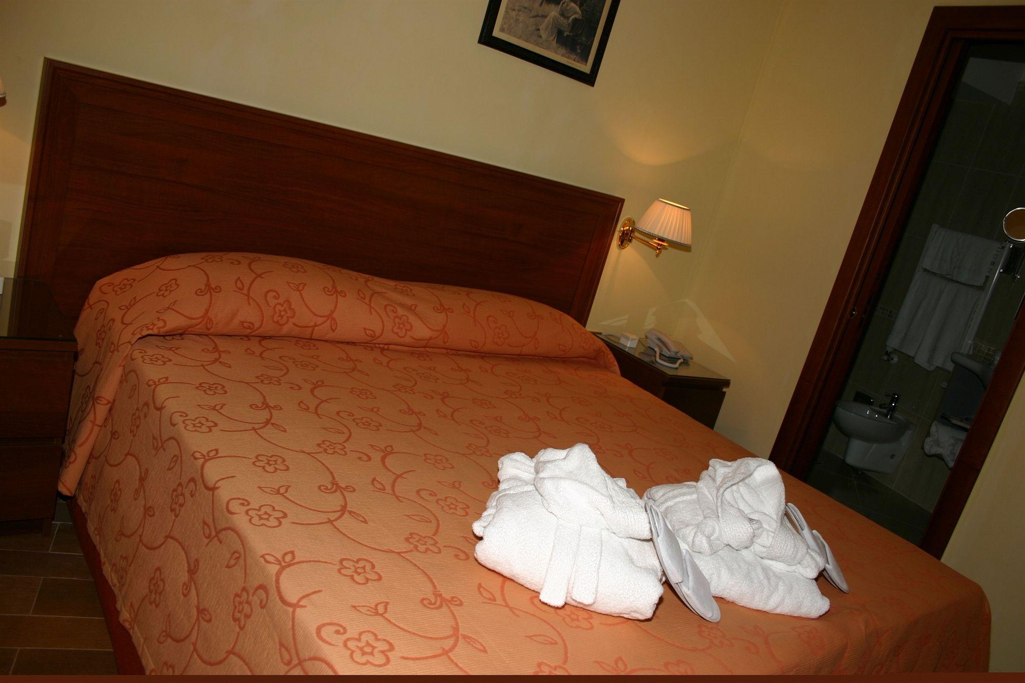 Bed and Breakfast S.Andrea degli Armeni Dimora di Charme Taranto Esterno foto