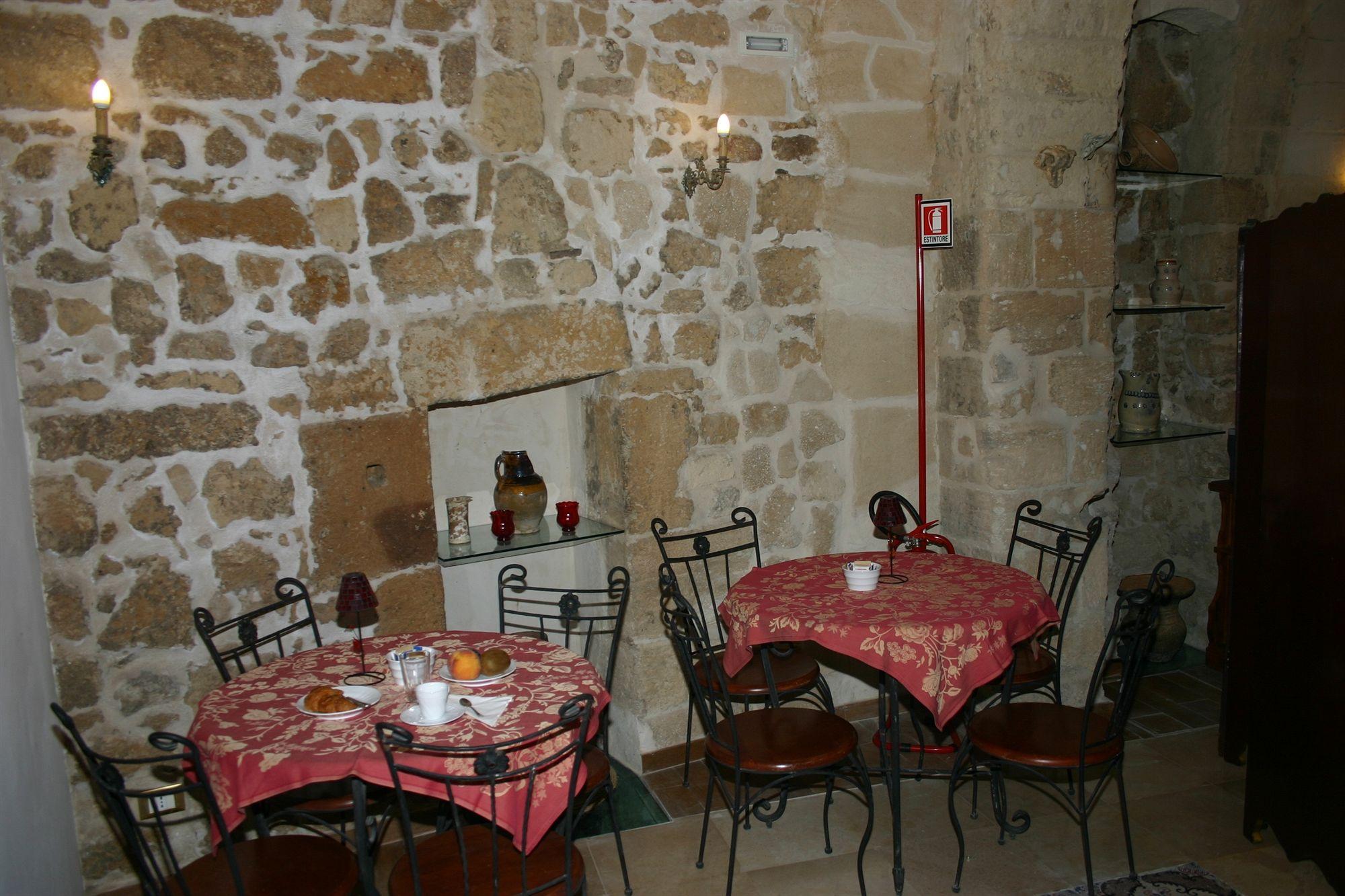 Bed and Breakfast S.Andrea degli Armeni Dimora di Charme Taranto Esterno foto
