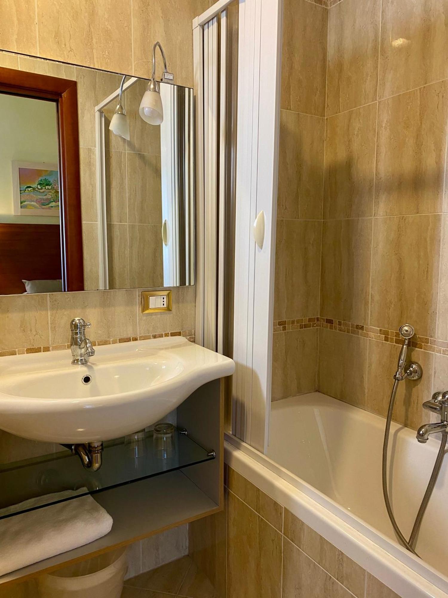 Bed and Breakfast S.Andrea degli Armeni Dimora di Charme Taranto Esterno foto