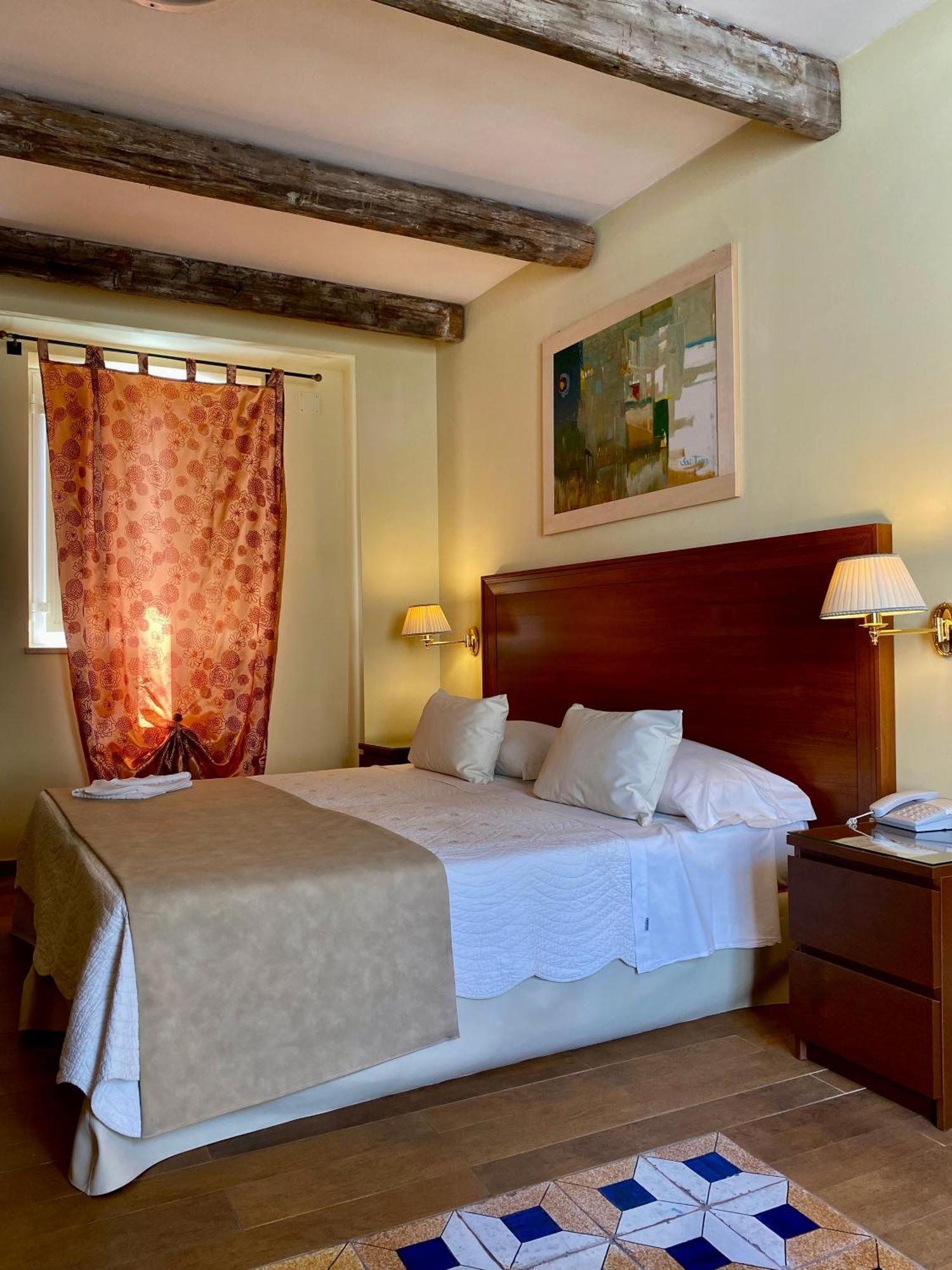 Bed and Breakfast S.Andrea degli Armeni Dimora di Charme Taranto Esterno foto