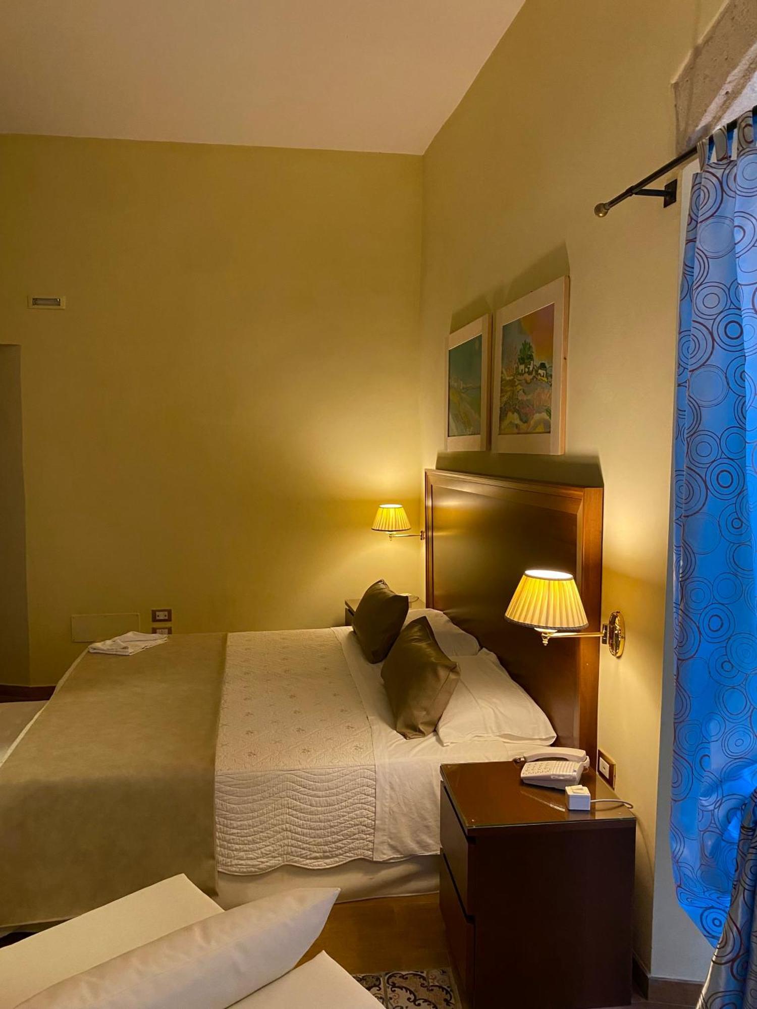 Bed and Breakfast S.Andrea degli Armeni Dimora di Charme Taranto Esterno foto